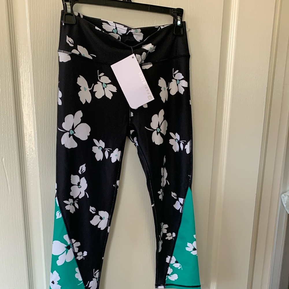 Fabletics Tuberose Capri Leggings